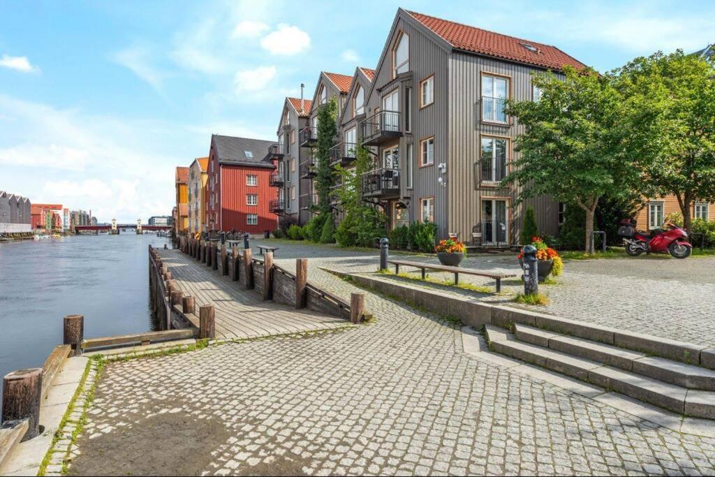 Bakklandets Perle 3-Roms Apartment ทรอนด์เฮม ภายนอก รูปภาพ