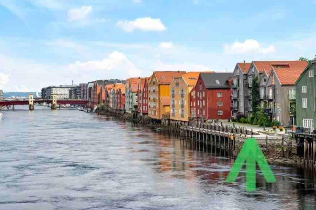 Bakklandets Perle 3-Roms Apartment ทรอนด์เฮม ภายนอก รูปภาพ