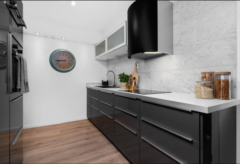 Bakklandets Perle 3-Roms Apartment ทรอนด์เฮม ภายนอก รูปภาพ